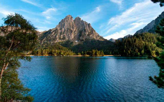 Aigüestortes y Estany de Sant Maurici, Cataluña | Fuente: Getty Images